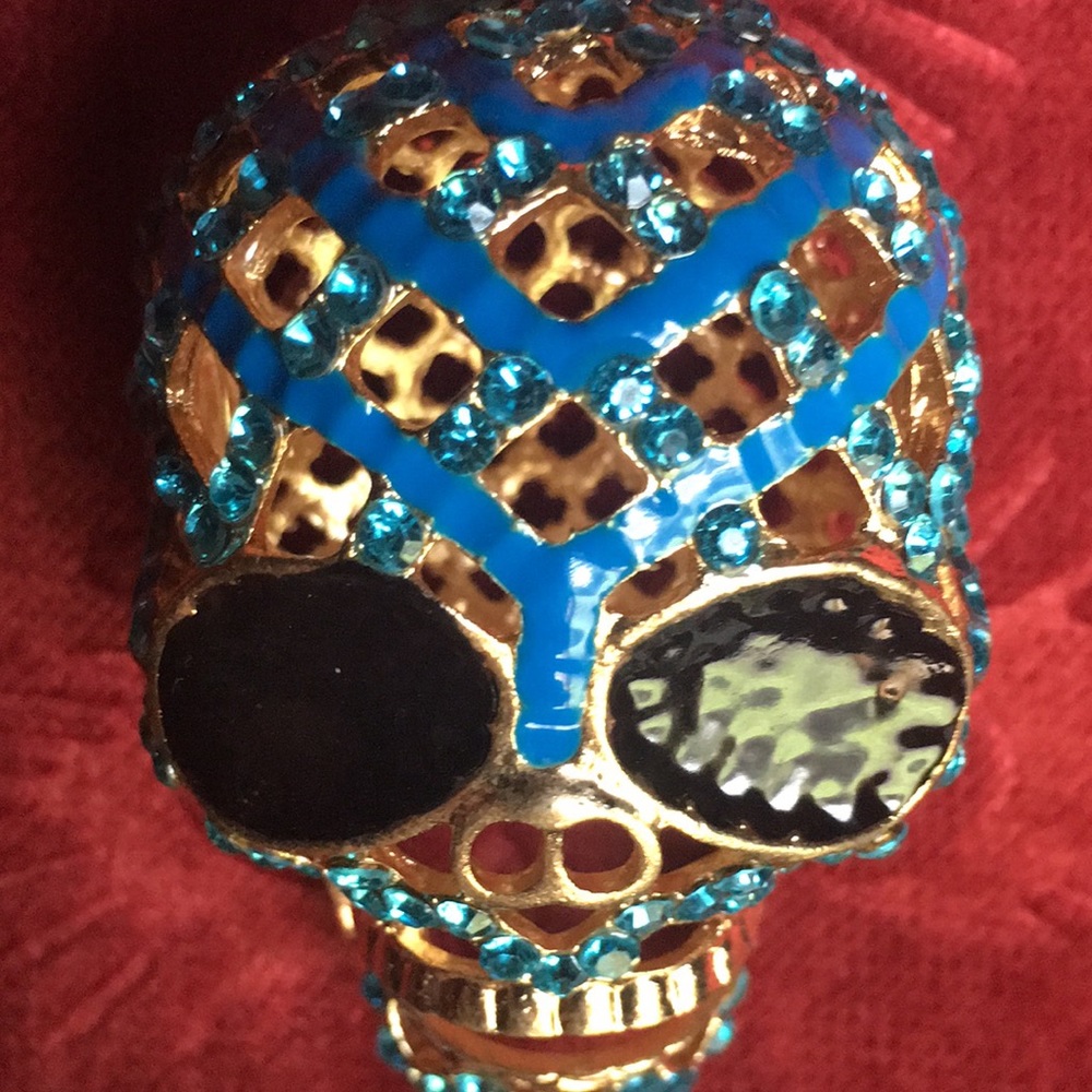 Blue Rhinestone Skull Necklace - Picture 4 of 15